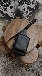 بادی بگ چرم طبیعی مدل کیوب مناسب آقایان و خانم ها